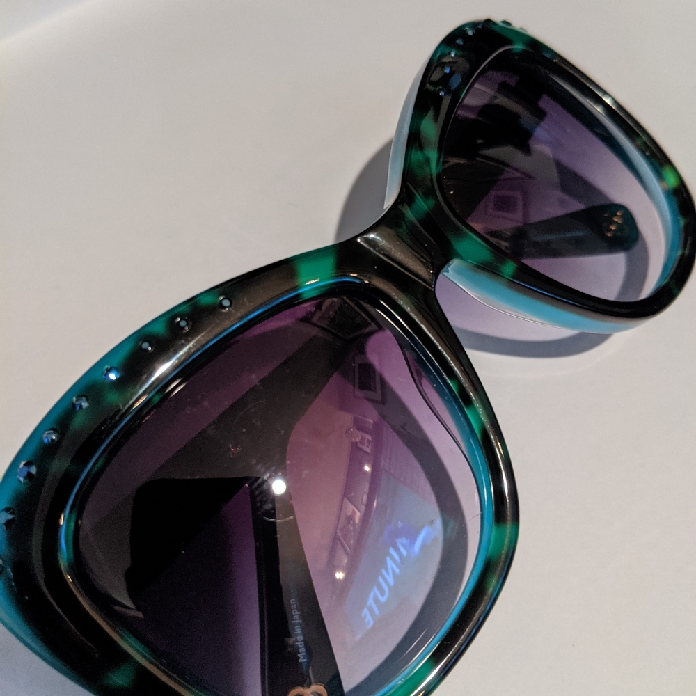 Oscar de la Renta sunglasses - Picture 2 of 14